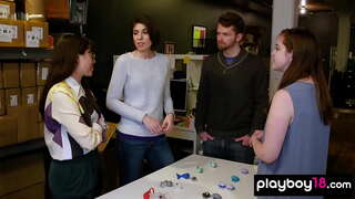 Mėgėjų ketvertas šūdas su gaidys alkanas MILF namų šeimininkės