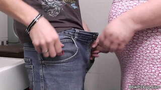 Giiyot sa usa ka topline sa usa ka tambok nga lungag