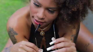 Bunduda gostosa sentou en masse på kid.