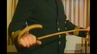 Британдық әйел-теңізшінің басын таяқпен