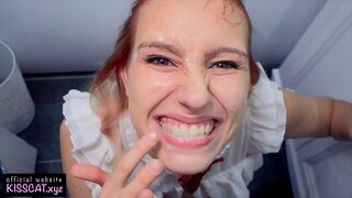 Ansigt Fuck langt ned i Halsen for Unge Babe og kneppe Tænder for Rengøring