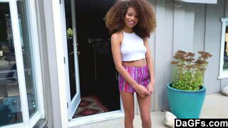 Dagfs-វ័យក្មេង Ebony ទារករបស់នាងទទួលបានឱកាសដើម្បីសូរធំ